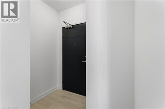 75 James St S in Hamilton, ON - Building Photo - Building Photo