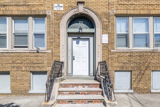 70 Pine St in Montclair, NJ - Building Photo - Building Photo