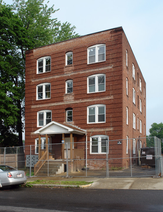 54 Cumberland in Springfield, MA - Foto de edificio