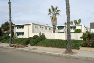 812 Tourmaline St in San Diego, CA - Foto de edificio - Building Photo