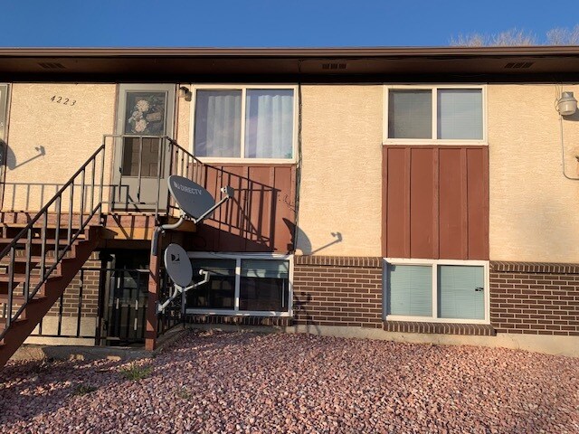 4223 Forrest Hill Rd in Colorado Springs, CO - Building Photo