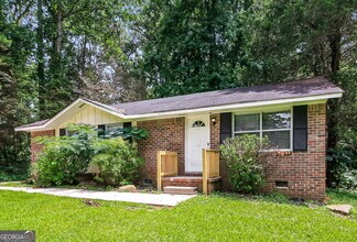 10192 Port Royal Ct in Jonesboro, GA - Foto de edificio - Building Photo