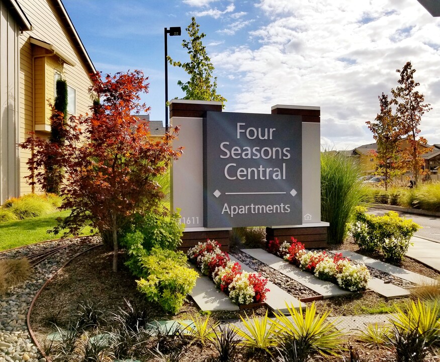 Four Seasons Central in Vancouver, WA - Foto de edificio