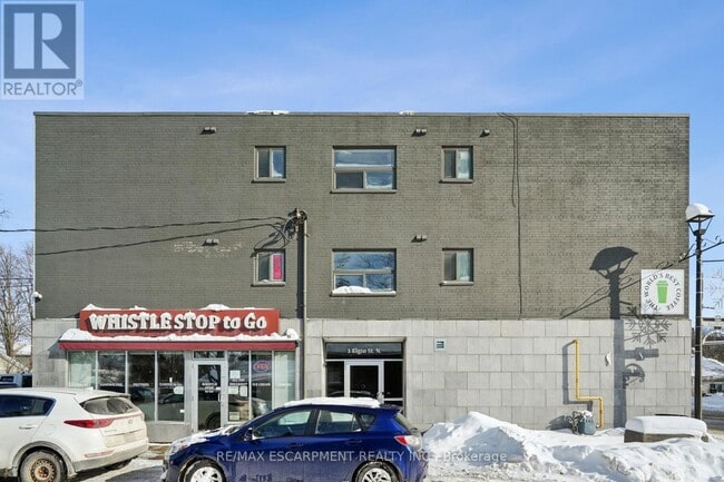 1 Elgin St N in Acton, ON - Building Photo - Building Photo