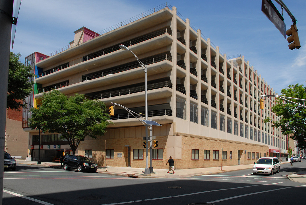 Cathedral Square in Trenton, NJ - Foto de edificio