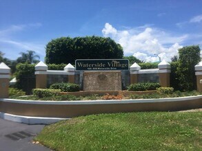 423 Waterside Cir in Ocean Ridge, FL - Building Photo - Building Photo