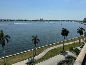 1801 N Flagler Dr in West Palm Beach, FL - Foto de edificio - Building Photo
