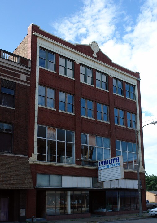 1320 5th Ave in Moline, IL - Building Photo