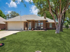 2900 Christopher Dr in Denton, TX - Building Photo