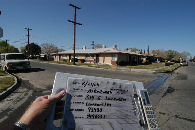 314-332 E Lancaster Blvd in Lancaster, CA - Building Photo - Other