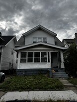 2225 Academy Ave in Toledo, OH - Building Photo