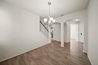 13710 Evansdale Ln in Houston, TX - Building Photo - Building Photo
