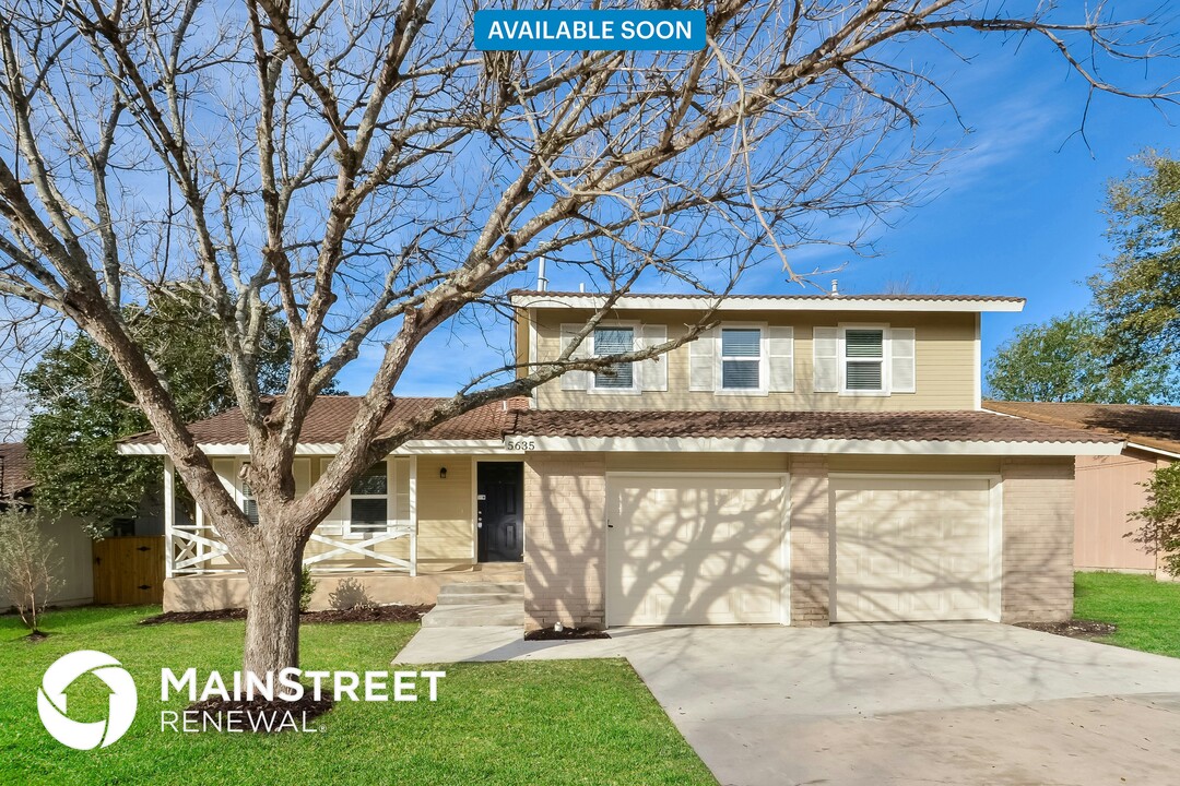 5635 Sunup Dr in San Antonio, TX - Building Photo