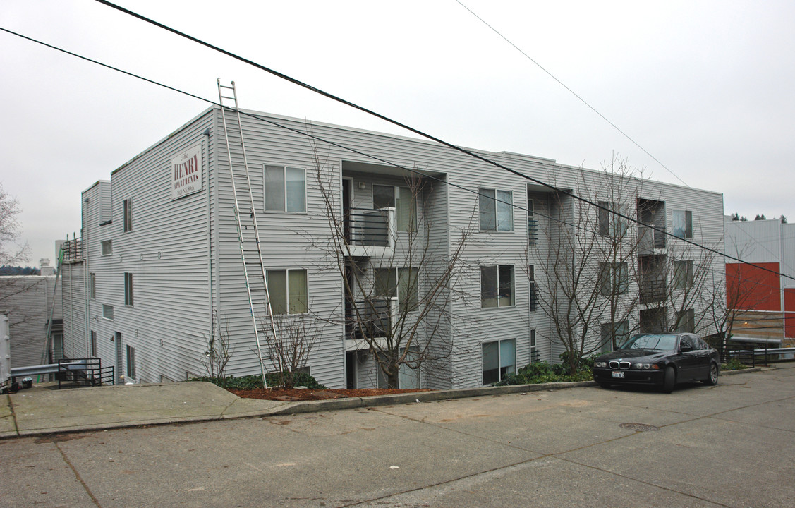 Maple Leaf Residences in Seattle, WA - Building Photo