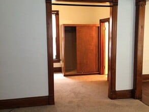 213 E Mill St, Unit Apartment A in Owatonna, MN - Building Photo - Building Photo