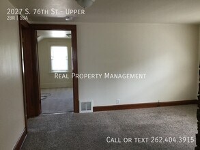 2027 S 76th St in West Allis, WI - Building Photo - Building Photo