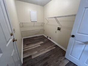 218 Easy St in Hinesville, GA - Foto de edificio - Building Photo