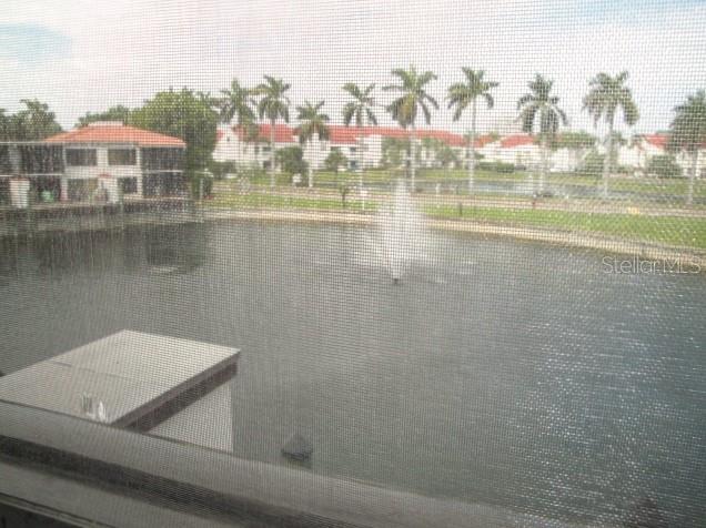 6294 Bahia Del Mar Cir in St. Petersburg, FL - Foto de edificio - Building Photo