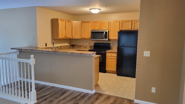 3875 Forester Blvd in Auburn Hills, MI - Building Photo - Building Photo