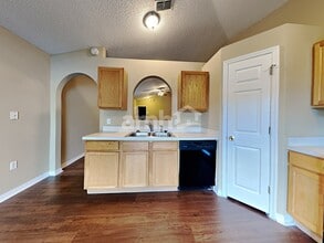 6679 Gentle Oaks Dr W in Jacksonville, FL - Building Photo - Building Photo