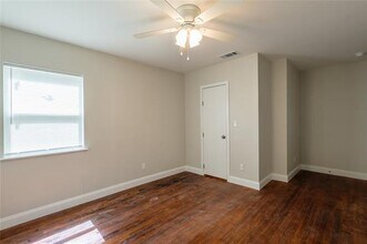 2114 Harlandale Ave in Dallas, TX - Building Photo - Building Photo
