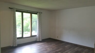 2 Decatur Cir in Council Bluffs, IA - Building Photo - Building Photo