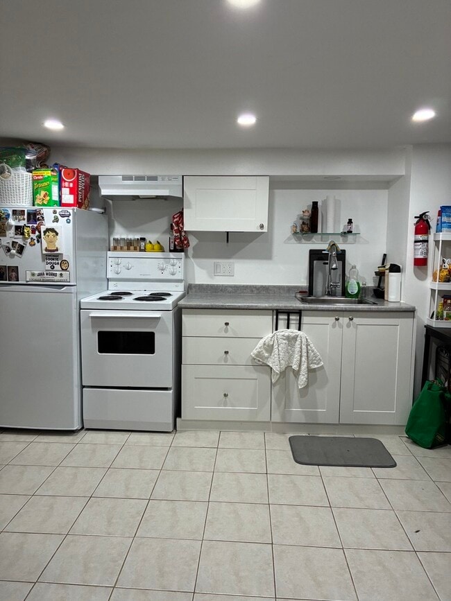 312 Cooper St in Ottawa, ON - Building Photo - Building Photo