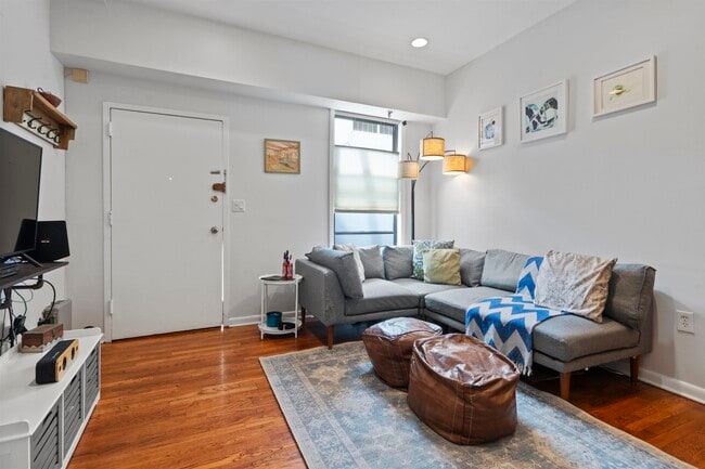 187 WAYNE St in Jersey City, NJ - Building Photo - Building Photo