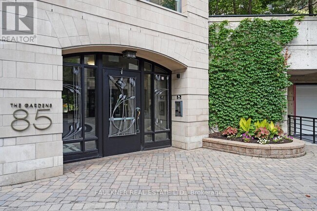85-1685 Bronson Ave in Ottawa, ON - Building Photo - Building Photo
