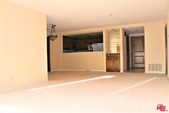 880 W 1st St-Unit -517 in Los Angeles, CA - Foto de edificio - Building Photo