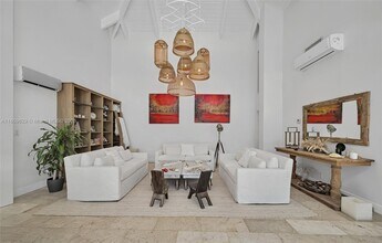 201 Knollwood Dr in Key Biscayne, FL - Building Photo - Building Photo