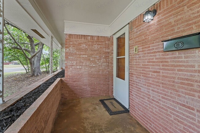 1618 University Dr in Arlington, TX - Building Photo - Building Photo