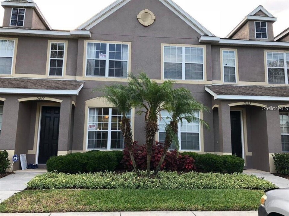 11627 Colony Lake Dr in Tampa, FL - Building Photo