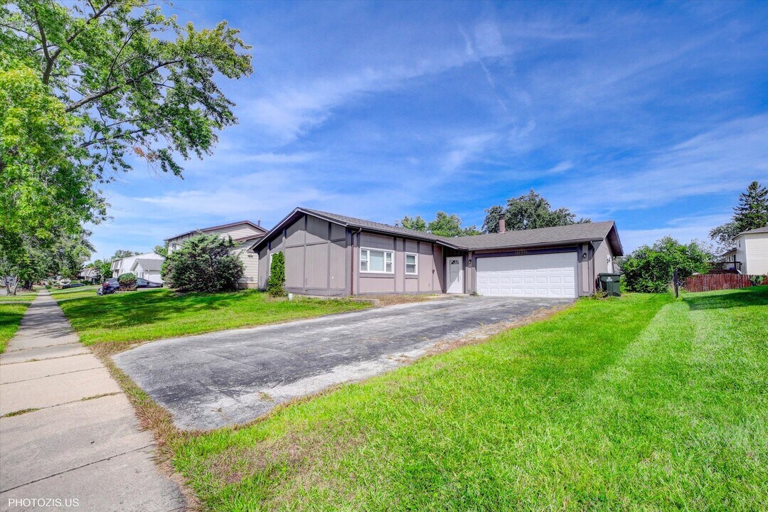 17861 Princeton Ln in Country Club Hills, IL - Building Photo