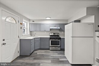 8059 Gray Haven Rd in Dundalk, MD - Building Photo - Building Photo