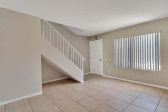 34 Lakeview Dr in Palm Springs, CA - Building Photo - Building Photo