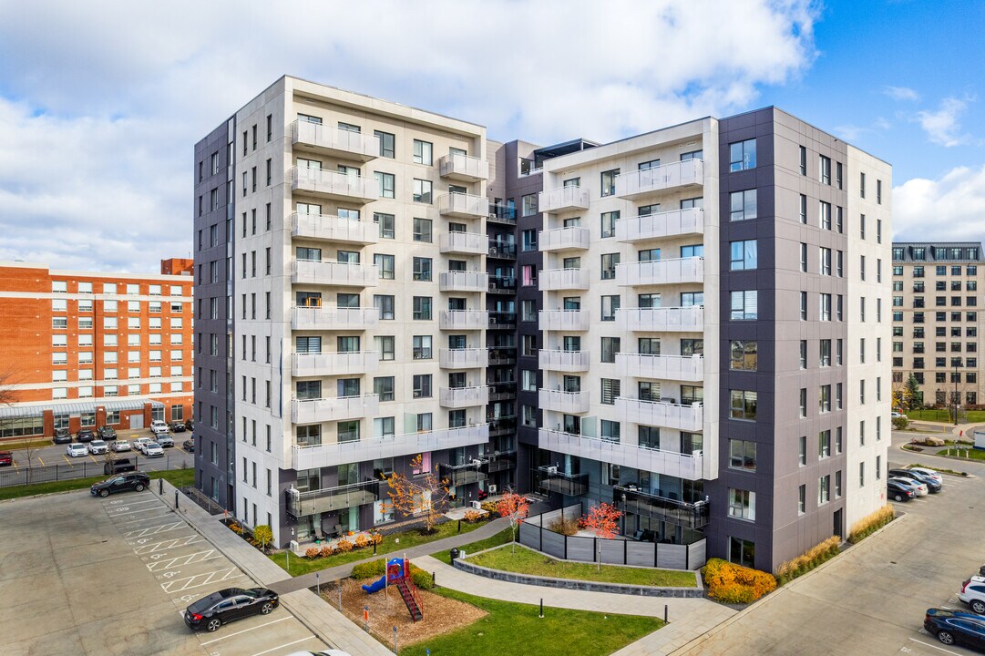 Urban West in Pointe-claire, QC - Building Photo