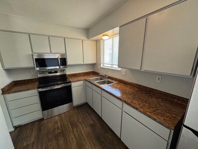 property at 3523 Westlake Dr