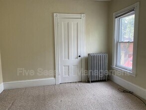 21 Lafayette Pl in Burlington, VT - Building Photo - Building Photo