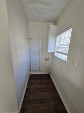 3265 W Camp Wisdom Rd, Unit 103 in Dallas, TX - Building Photo - Building Photo