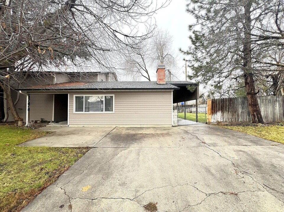 10608 W Hinsdale St in Boise, ID - Building Photo