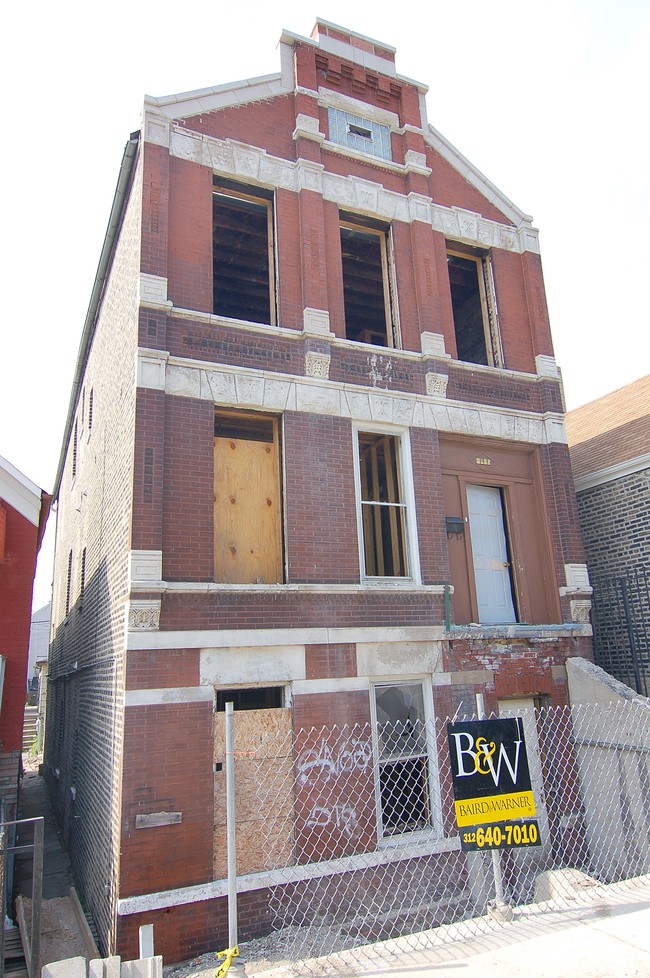 2121 W 19th St in Chicago, IL - Building Photo - Building Photo