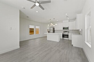 7816 Beckley St in Houston, TX - Building Photo - Building Photo