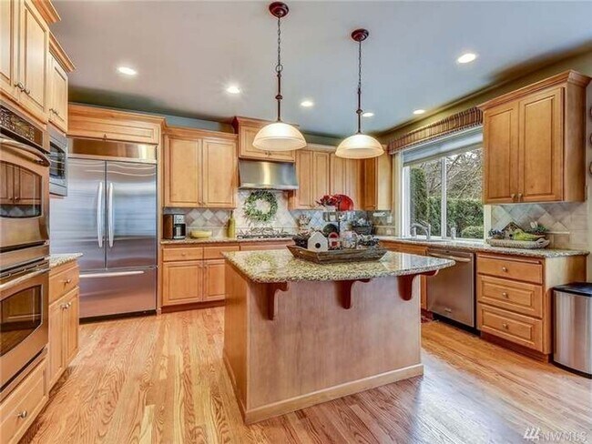 2809 275th Avenue Southeast in Sammamish, WA - Building Photo - Building Photo