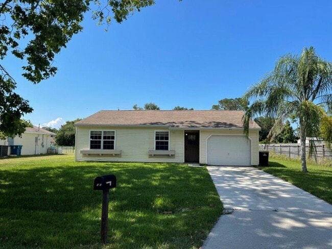property at 1015 Grandeur St SE