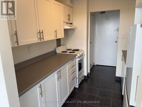 6320-6320 Valley Wy in Niagara Falls, ON - Building Photo - Building Photo