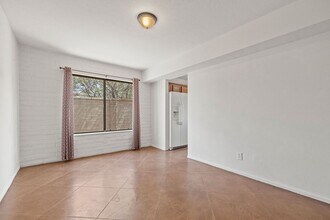 8326 E Calexico St in Tucson, AZ - Building Photo - Building Photo