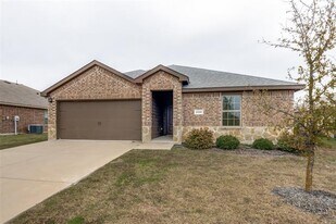 1319 Lowhill Dr in Royse City, TX - Building Photo