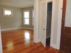 188 Pacific St in Bridgeport, CT - Foto de edificio - Building Photo