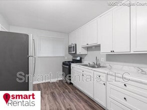10052 Douglas Ct in St. Ann, MO - Building Photo - Building Photo